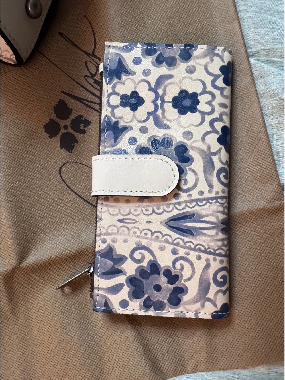 NWT Patricia Nash Italian Folklore Ilafiri Satchel & RFID Wallet Blue White - Picture 7 of 9